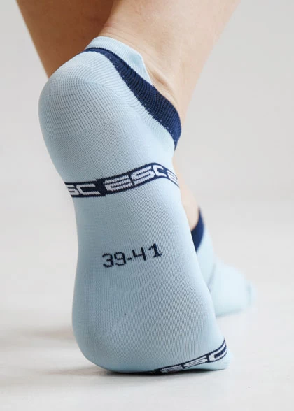 Короткие спортивные носки с язычком над пяткой SOC-04.0