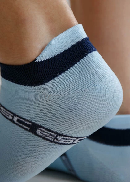 Короткие спортивные носки с язычком над пяткой SOC-04.0