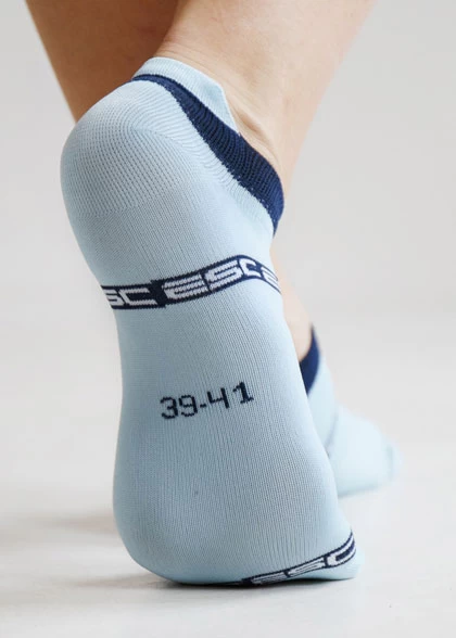 Короткие спортивные носки с язычком над пяткой SOC-04.0