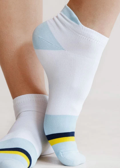 Короткие спортивные носки с язычком над пяткой SOC-02.0