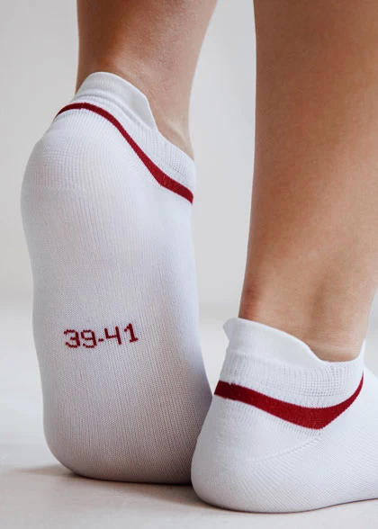 Короткие спортивные носки с язычком над пяткой SOC-01.0